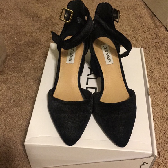 Steve Madden Shoes - Steve Madden’s Pointy Block Heel Dainna-V Shoe